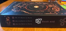 Cyberpunk Buchstütze DIY