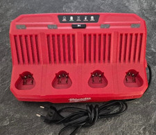 Milwaukee - Multi-Ladegerät +++ Modell M12 C4