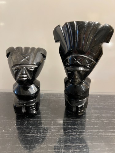 Zwei figuren geschnitzter - figuren,