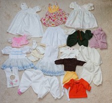 Konvolut Puppenkleidung für