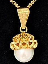 Kettenanhänger mit Perle