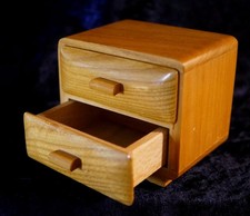 Mini Kommode Schmuckkasten Holz massiv, Wittgendorf 30er Jahre