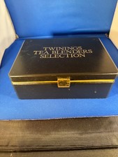 Teedose- Teekasten Holz Twinings,,außen schwarz lackiert, innen roter Samt