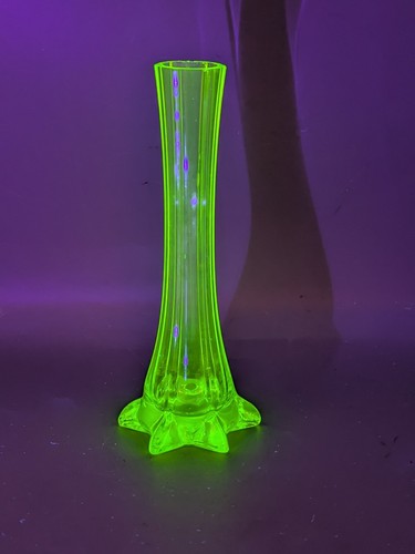 Uranglas vase solifleur - uranglas,