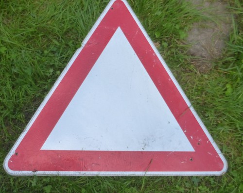 Altes verkehrsschild dreieck - altes,