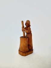 Wunderschöne, handgeschnitzte