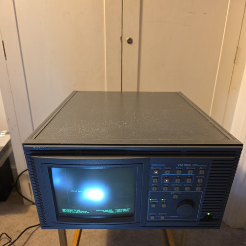 Tektronix vm700a
