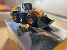 NZG-Modelle Liebherr L586 2plus2 Radlader 1:50 neuwertig inkl. OVP
