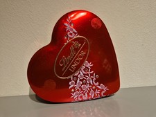 Lindt LINDOR Herzdose leer - rot mit Strasssteinen / Geschenkdose
