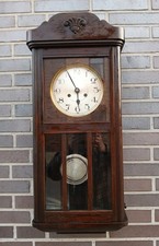 Schöne alte Regulator-Wanduhr