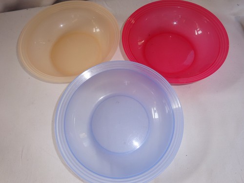 Tupperware teller - tupperware,