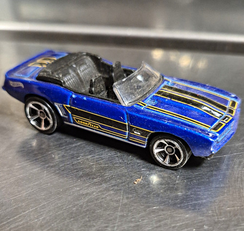 Hot wheels chevrolet - hot,
