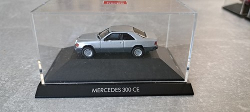 B37 herpa vitrine - 1:87,