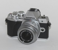 Olympus OM-D E-M10 Mark II Kit 14-42mm silber - Zustand: sehr gut