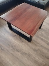 Couchtisch Baumkante 80 x 80