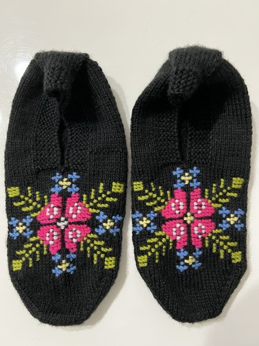 Handgestrickte hausschuhe - handgestrickte,