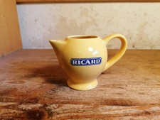 Schöner kleiner französischer Wasserkrug Ricard Pastis