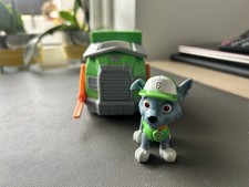 Spin Master Paw Patrol - Recycling-Truck mit Rocky Spielfigur, Spielfahrzeug