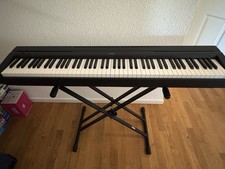 Yamaha P-45 Digital Piano Inklusive Ständer