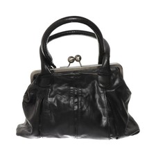 Sticks and Stones, Handtasche