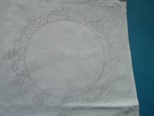 1 runde Decke Weißstickerei