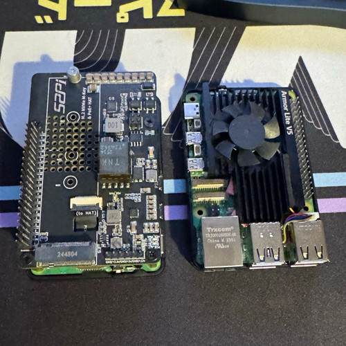 Raspberry 8gb armor - raspberry, lite