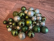 Nr. 59 Deko Weihnachten/Advent Glaskugeln 20 St. 2,5cm /Spiegelbeeren 22 St. 2cm