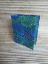 kleine Aufbewahrungsbox hübsch gemustert, ca. 10 cm x 8 cm x 3 cm, aus Pappe