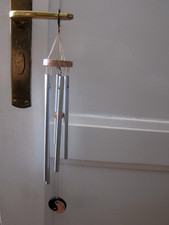 China Feng Shui - Windspiel Ying ~ Yang  Holz & Aluminium, silber