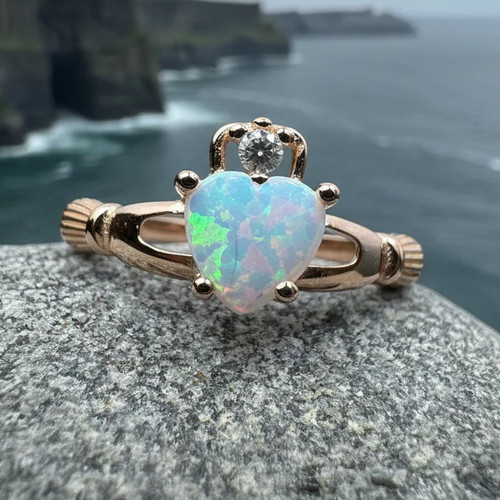 Claddagh ring irish ireland - claddagh,