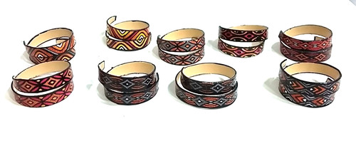 Schöner bunter ring - bunter, leder