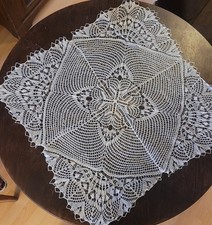 Tischdecke-Handarbeit-Häkelde
