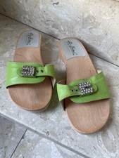 Holzklepper, Pantolette, Gino Venturi, Leder grün mit Glitzerverschluß, Gr. 40