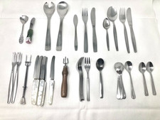 Zusammengestelltes Besteck