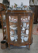Art Deco Nussbaum Vitrine mit