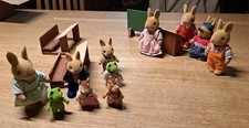 11 x Bärenwald Häschen Schule Kinder Frosch Pferd Hamster Tafel Pult Bänke  Hase