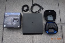 Sony PlayStation 4 Slim Konsole (FW 11.00), 1TB SSD, Jet Black, Nacon Controller