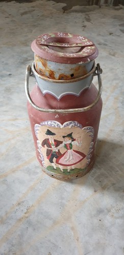 Alte milchkanne mit - alte,
