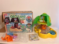 SUPER SELTEN Vintage Hasbro Glo Friends Musical Glo Land Gloland Glow Boxed Box