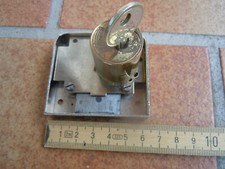 Schloss alter Schrank  BGS Spind