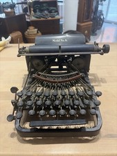 Antike Schreibmaschine Model