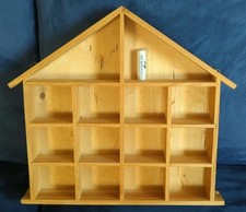 Setzkasten Für Kleine Figuren; Holz; mit Ösen zum aufhängen 