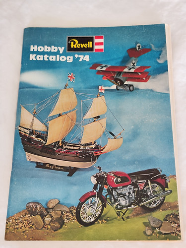 Aus einer auflösung - einer, revell