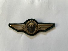 Bundeswehr Abzeichen Metall Fallschirmspringer (bronzefarbig) auf Lederrücken--