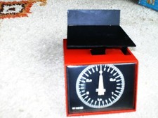 Küchenwaage rot schwarz, mit Einstellknopf  bis 3 kg ,ca. 13,5 cm hoch,