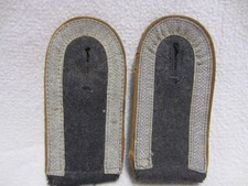 PAAR "SCHULTERSTÜCKE" -