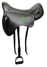 Namas schwarzer Leder