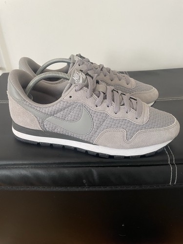 Rare 2015 nike - v,
