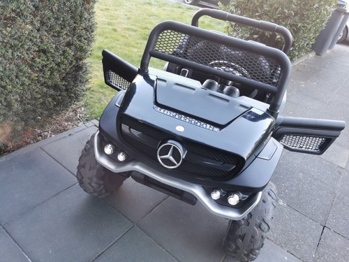Big mercedes benz unimog - big,