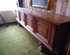 langes Sideboard niedriger